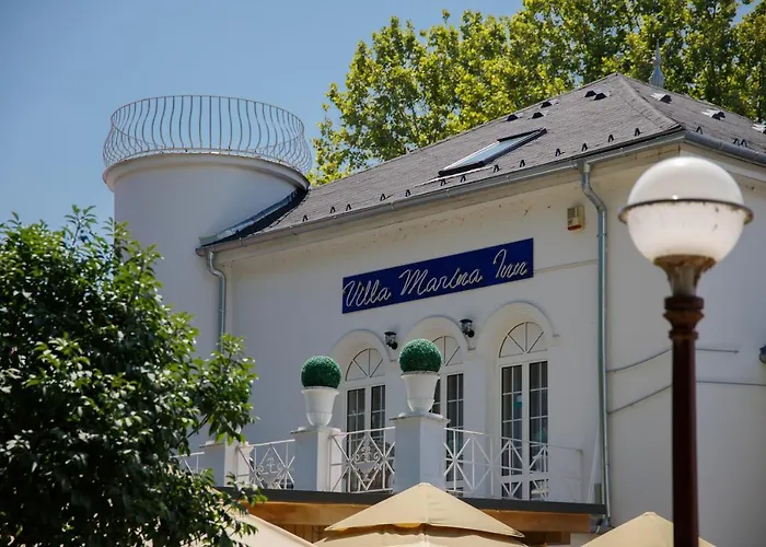 Marina Oda ve Kahvaltı 4*