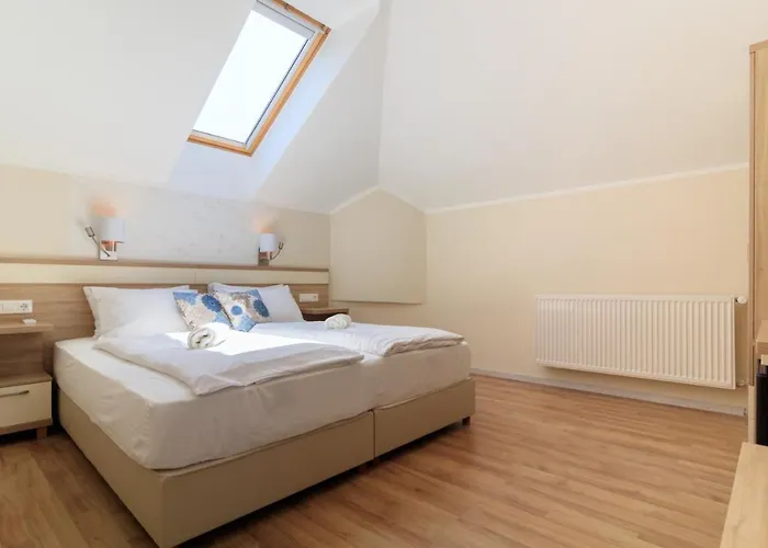 Oda ve Kahvaltı Marina